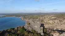 Cerita Batu Termanu, Pindah-pindah dari Maluku sampai Rote Cerita Batu Termanu, Pindah-pindah dari Maluku sampai Rote
