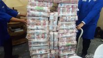 Diangkut Pakai Troli, Ini Penampakan Uang Rp 87 M Samadikun Diangkut Pakai Troli, Ini Penampakan Uang Rp 87 M Samadikun