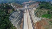 Pembangunan Infrastruktur dan Pemerataan Ekonomi Daerah Pembangunan Infrastruktur dan Pemerataan Ekonomi Daerah