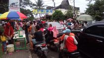 Pasar Tumpah di Jalan Merdeka Depok Bikin Macet Pasar Tumpah di Jalan Merdeka Depok Bikin Macet