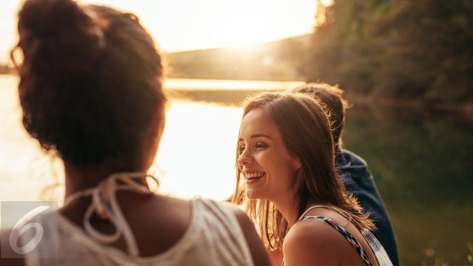 Ngumpul Bersama Teman Ilustrasi Foto Aktivitas Diluar Ruang (iStockphoto)