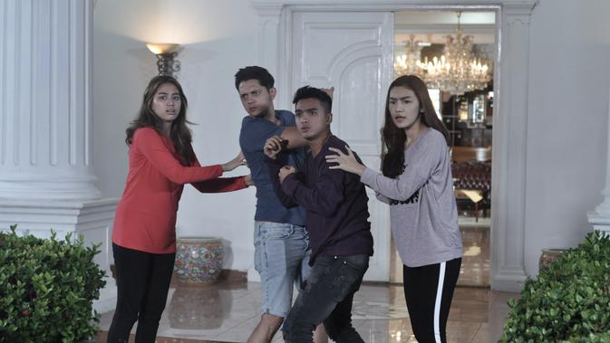 Jo & Jay Sinetron Jo & Jay produksi Amanah Surga Production. (SCTV)